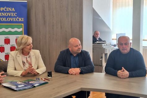 trnovec-potpisivanje ugovora-vatrogasni dom 13.jpeg