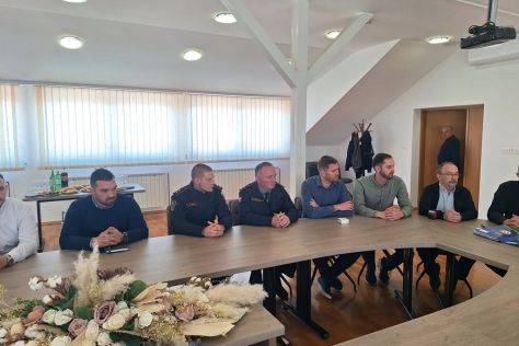 trnovec-potpisivanje ugovora-vatrogasni dom 14.jpeg