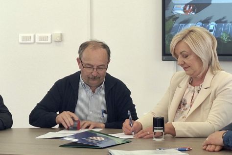 trnovec-potpisivanje ugovora-vatrogasni dom 7.jpeg