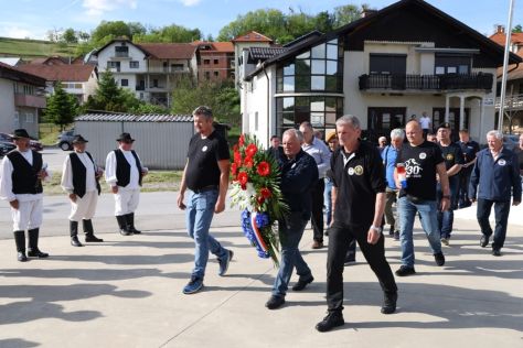 bednja-palenje svijeca 10.jpeg