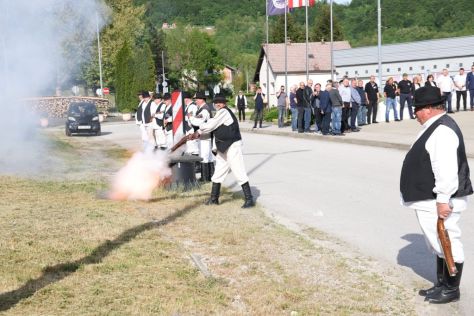 bednja-palenje svijeca 3.jpeg