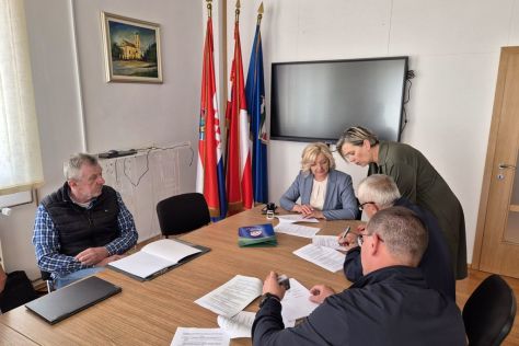 trnovec-potpisivanje ugovora-sredista-obilazak 1.jpeg