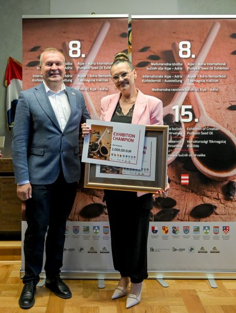 1_SAMPION_opg_hukavec_Izlozba_bucinog_ulja 71  kopija.jpg