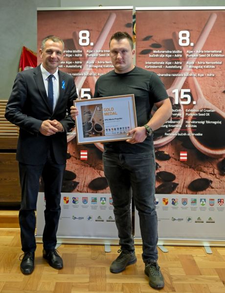 Izlozba_bucinog_ulja 47  kopija.jpg