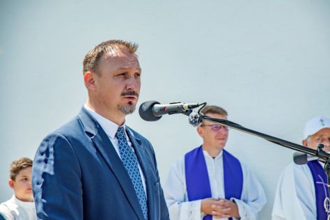 Pokop posmrtnih ostataka 36 rtava Moenec 11.jpg