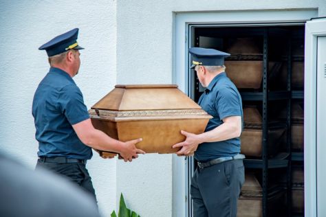 Pokop posmrtnih ostataka 36 rtava Moenec 28.jpg