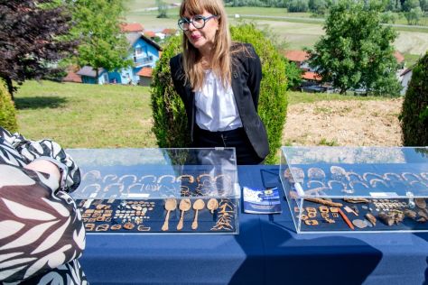 Pokop posmrtnih ostataka 36 rtava Moenec 41.jpg