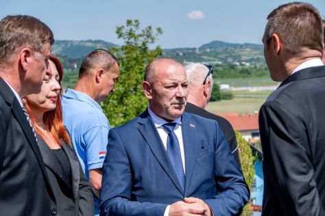 Pokop posmrtnih ostataka 36 rtava Moenec 49  kopija.jpg