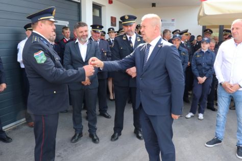 batch_75_godina_dvd_visnjica_05.jpg