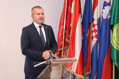 batch_75_godina_dvd_visnjica_10.jpg