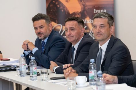 batch_saborski_odbor_za_gospodarstvo_kneginec_fanon_minerva 11.jpg