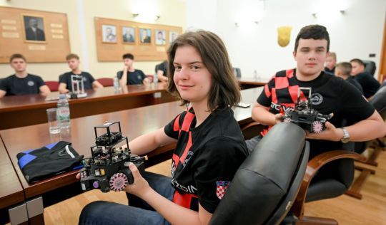 prijem_medalje_roboticari_savate_borci_europsko_svjetsko_srpanj_2026  3.jpg