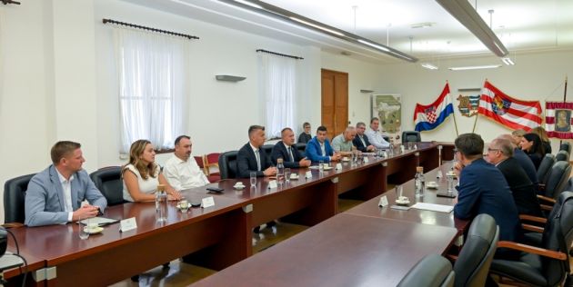 batch_Posjet_zupana_Vukovarsko_srijemse_zupanije 16.jpg
