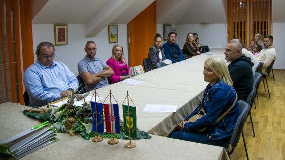 batch_240926-ugovori-povratnici-2 Large.jpg